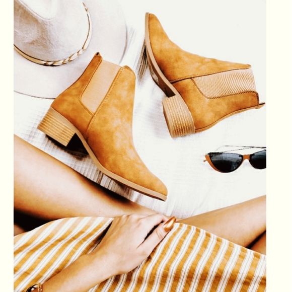 Winter Lovin// camel ankle boot - Picture 3 of 7